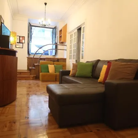 Гостевой дом Ocean M1 R4 - Large Double With Shared Bathroom In Center Лиссабон