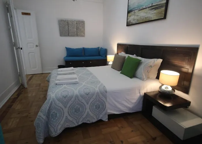 Penzion Ocean M1 R4 - Large Double With Shared Bathroom In Center Lisboa