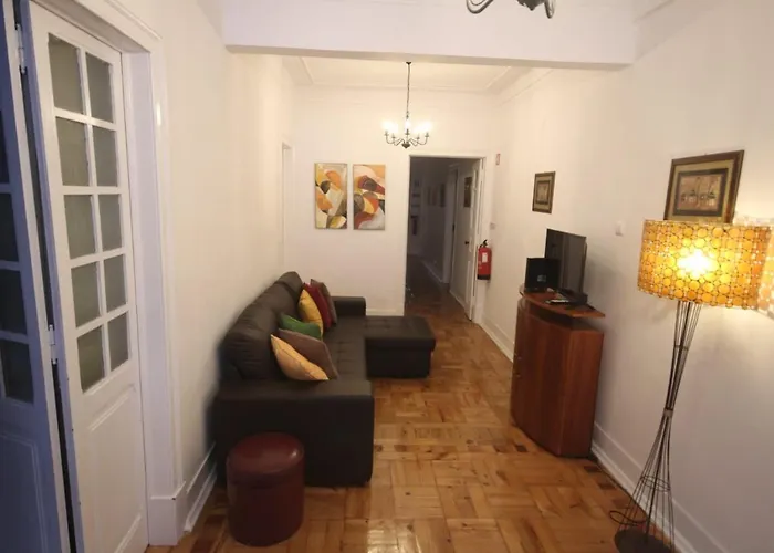Ocean M1 R4 - Large Double With Shared Bathroom In Center