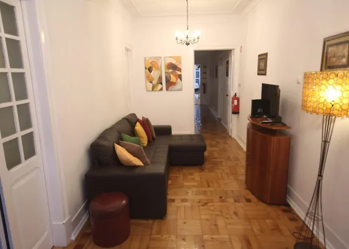 Ocean M1 R4 - Large Double With Shared Bathroom In Center