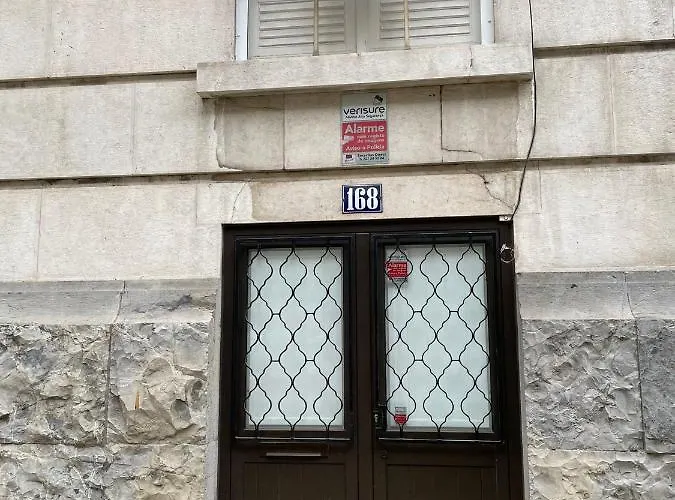 Ocean M1 R4 - Large Double With Shared Bathroom In Center 게스트하우스